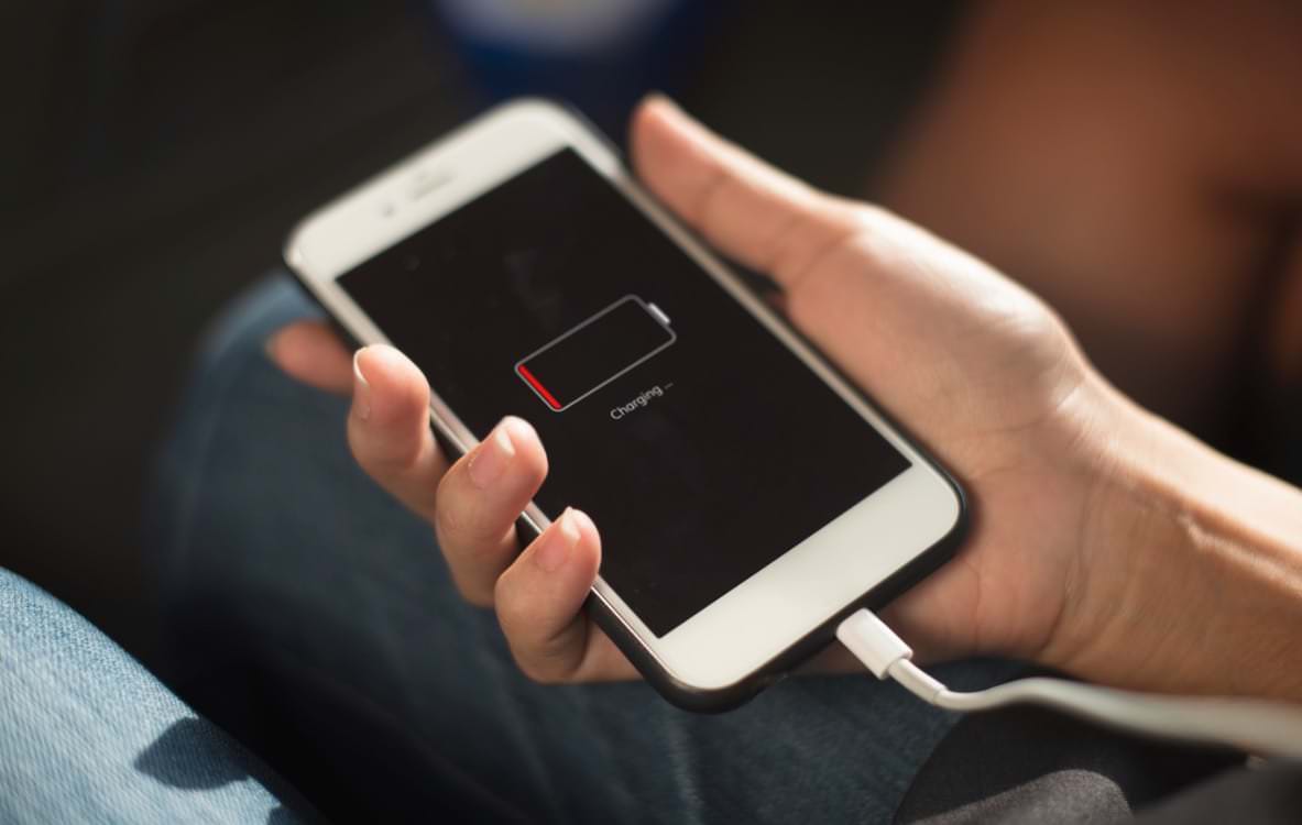 iPhone не заряджається iPhone не заряджається - фото
