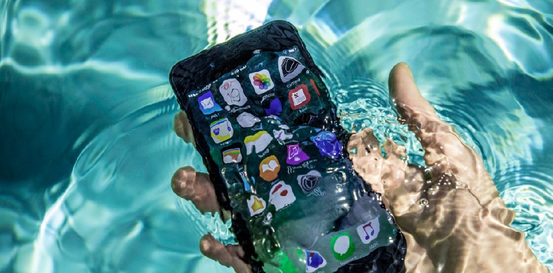 iPhone впав в воду - фотография