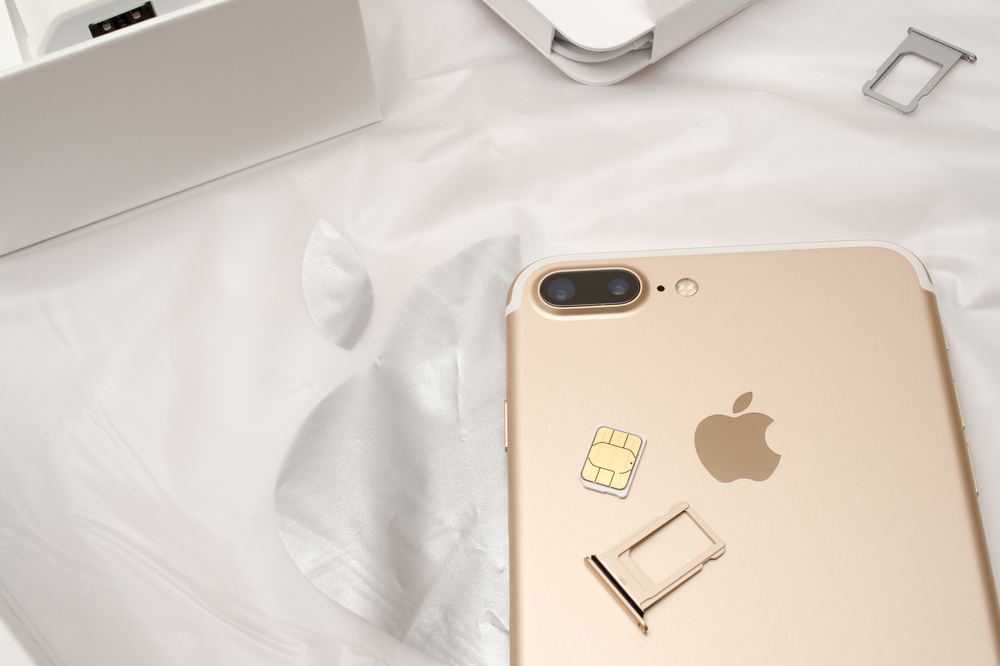 iPhone не бачить сім-карту - фото