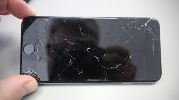 На iPhone розбився корпус - фото