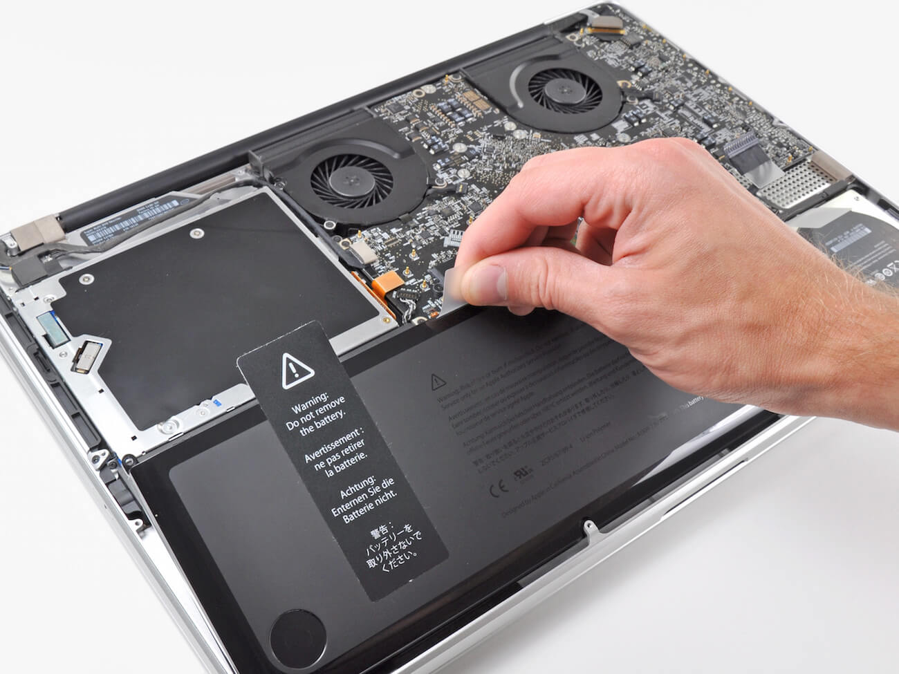 Вздулся аккумулятор MacBook Вздулся аккумулятор MacBook - фото